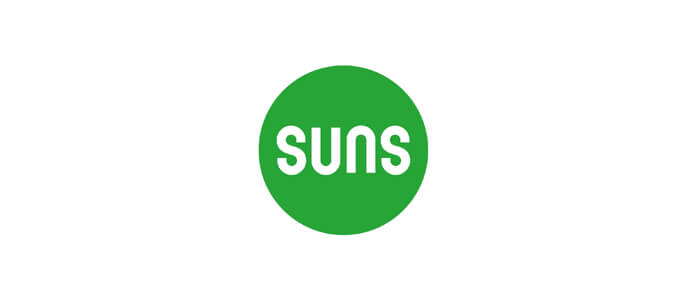 Kate ogrodowe lampy solarne z drewna tekowego logo SUNS